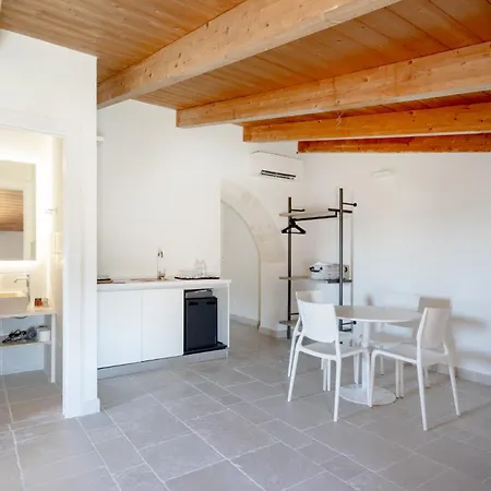 Palazzo Della Torre 202- Modern Historic Apartment